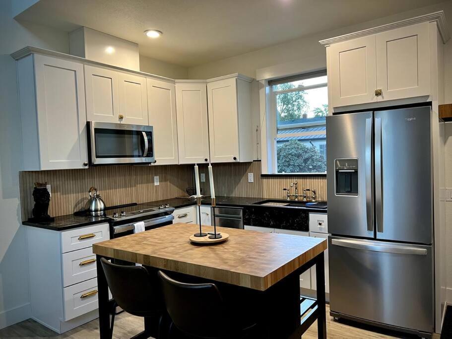 Brand New Custom Built Cottage In Downtown W/Pool! Salem Luaran gambar