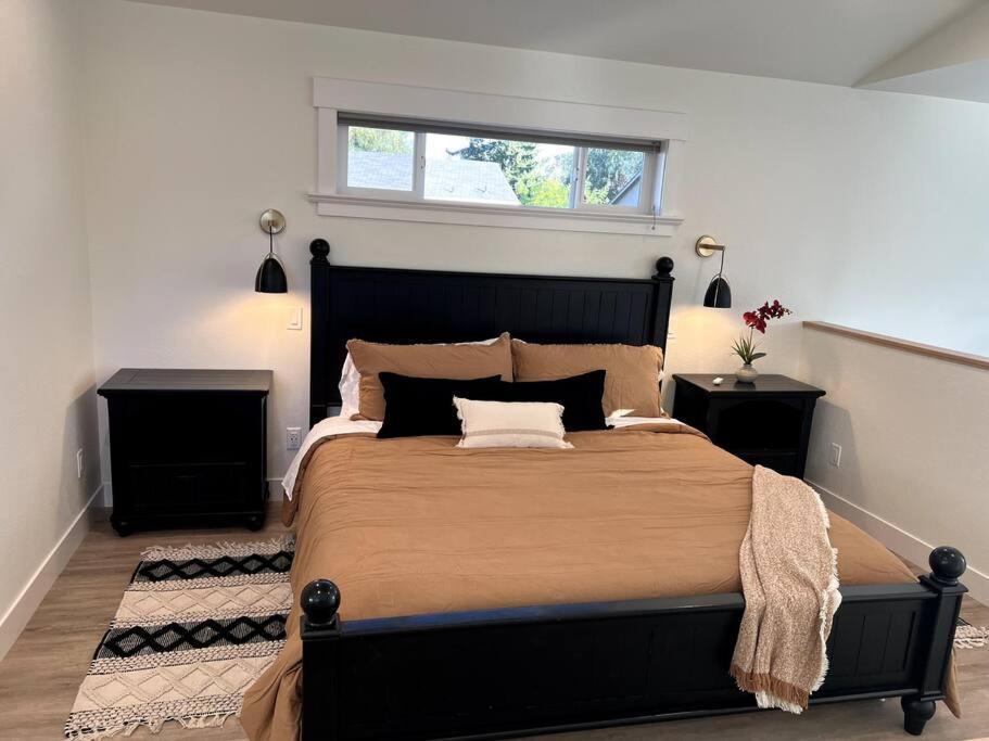 Brand New Custom Built Cottage In Downtown W/Pool! Salem Luaran gambar