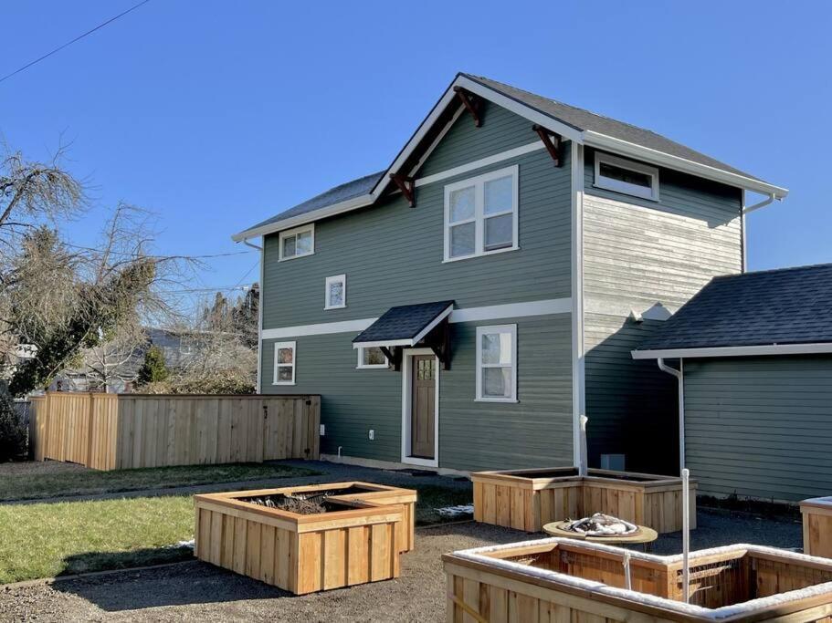 Brand New Custom Built Cottage In Downtown W/Pool! Salem Luaran gambar