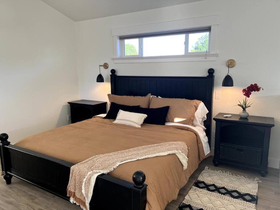 Brand New Custom Built Cottage In Downtown W/Pool! Salem Luaran gambar